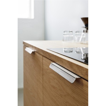 Rear mounted profile ACCENT used on interior furniture.