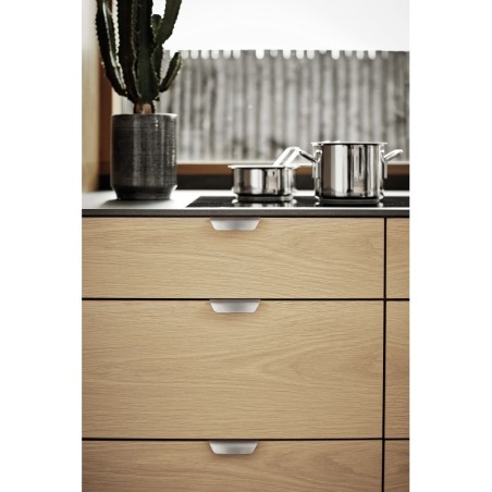 Rear mounted profile WOW used on interior furniture.