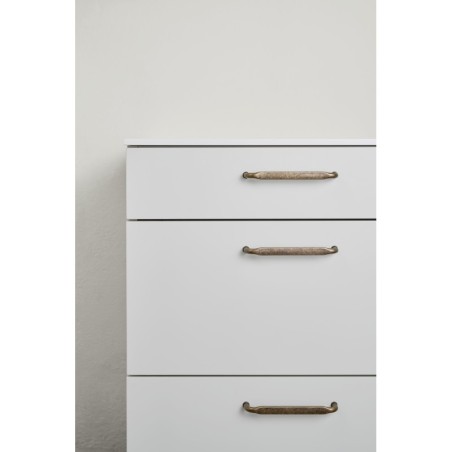 Handle GATE used on interior furniture.