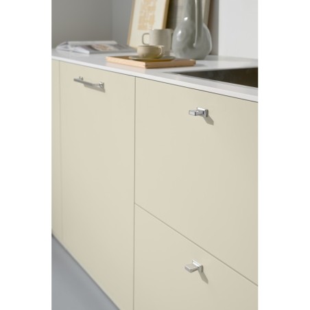 Knob HERITAGE used on interior furniture.