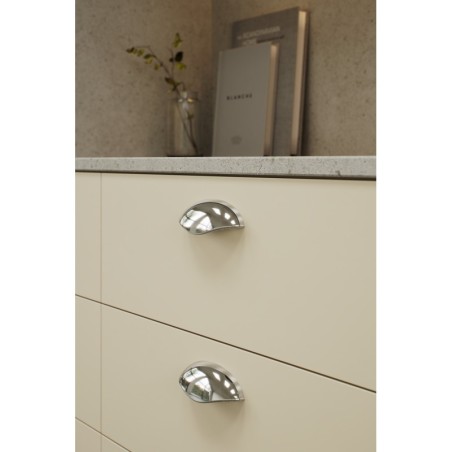 Handle LUNA used on interior furniture.